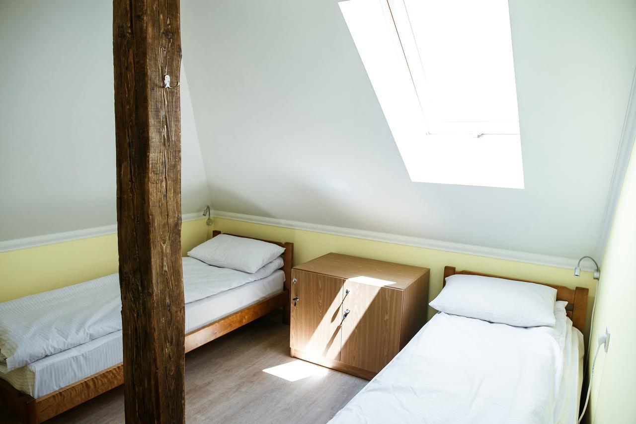 Sweet Home Hostel / Guest House Chernivtsi Bagian luar foto