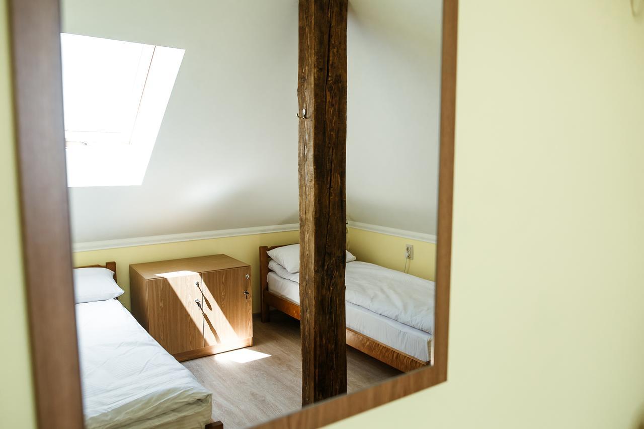 Sweet Home Hostel / Guest House Chernivtsi Bagian luar foto