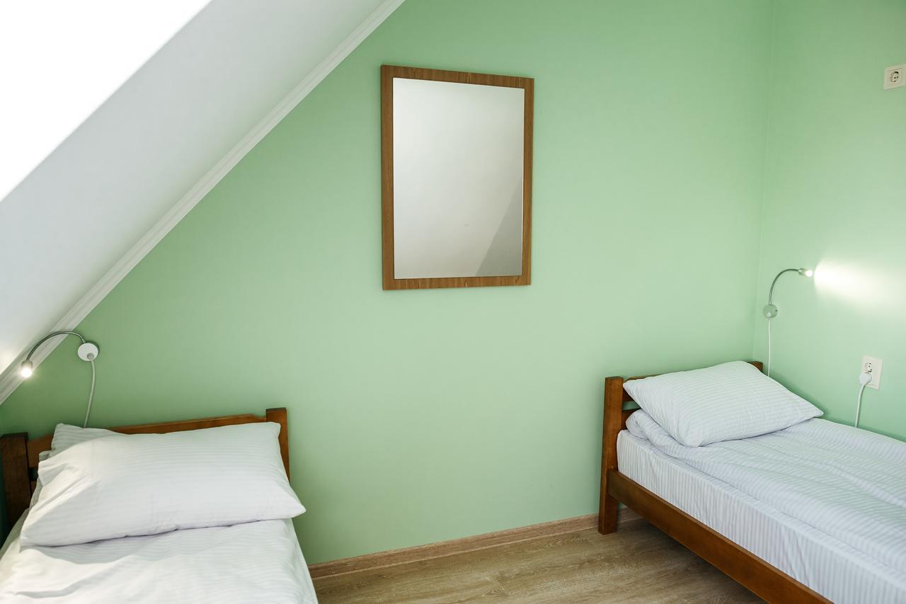 Sweet Home Hostel / Guest House Chernivtsi Bagian luar foto