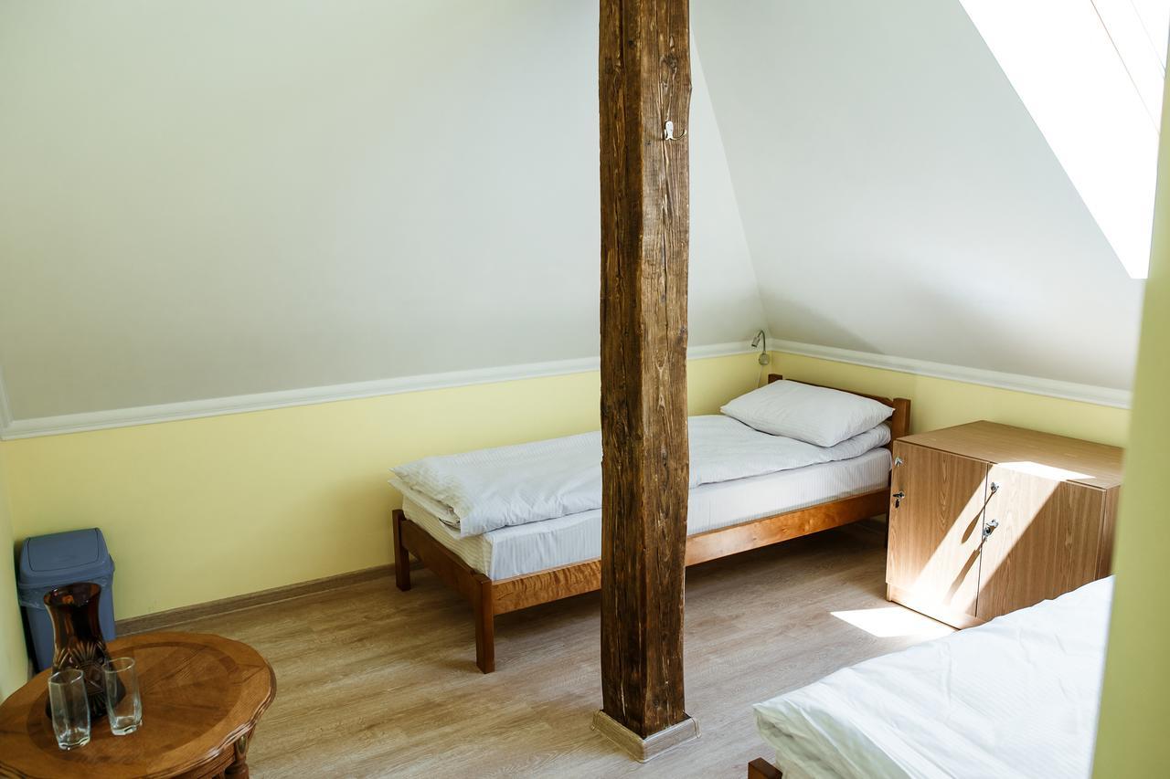 Sweet Home Hostel / Guest House Chernivtsi Bagian luar foto