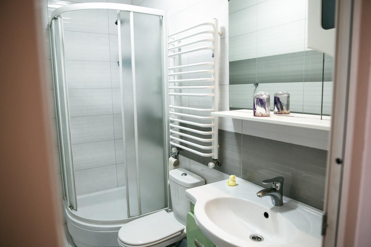 Sweet Home Hostel / Guest House Chernivtsi Bagian luar foto