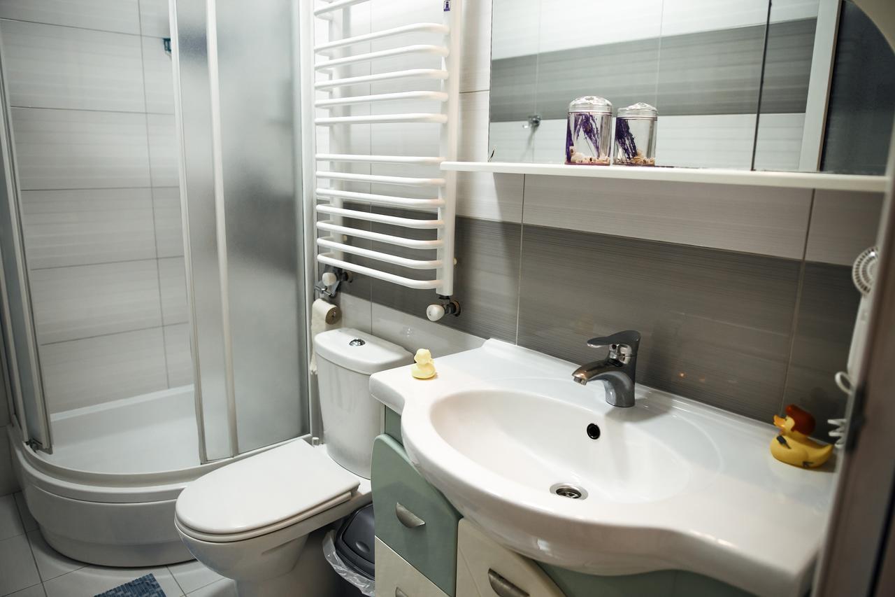 Sweet Home Hostel / Guest House Chernivtsi Bagian luar foto
