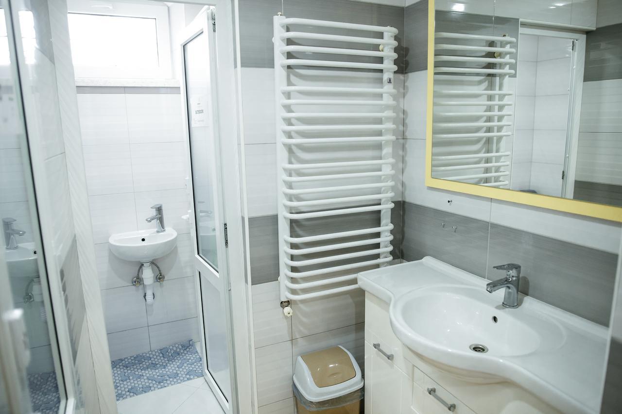 Sweet Home Hostel / Guest House Chernivtsi Bagian luar foto